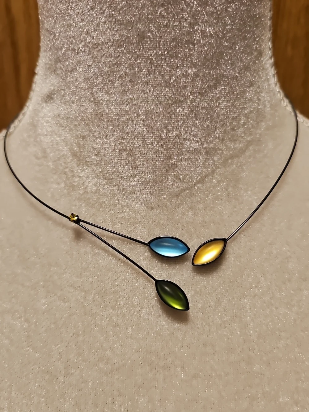 Source Unknown choker necklace